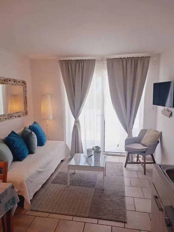 Apartmani Maslina Malinska